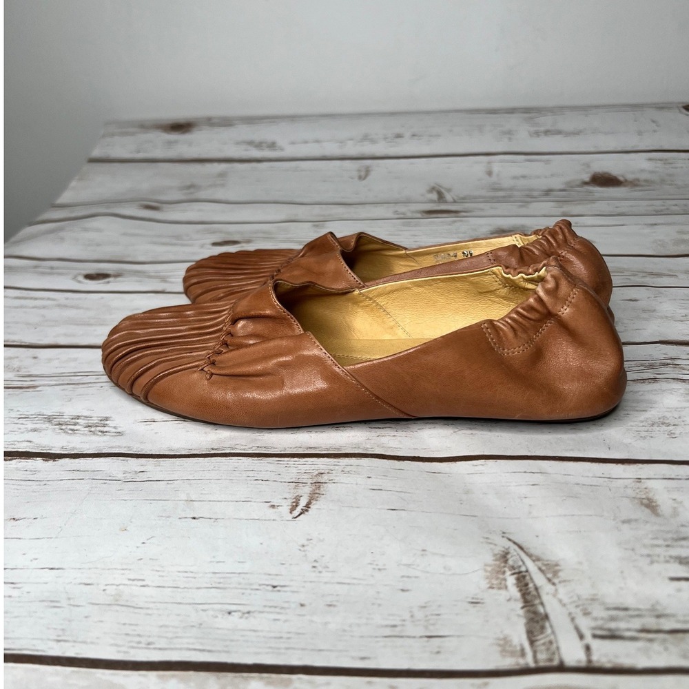 Chocolat Blu Ballet Flats Camel Brown Pleated Leather Elastic Heel 10M